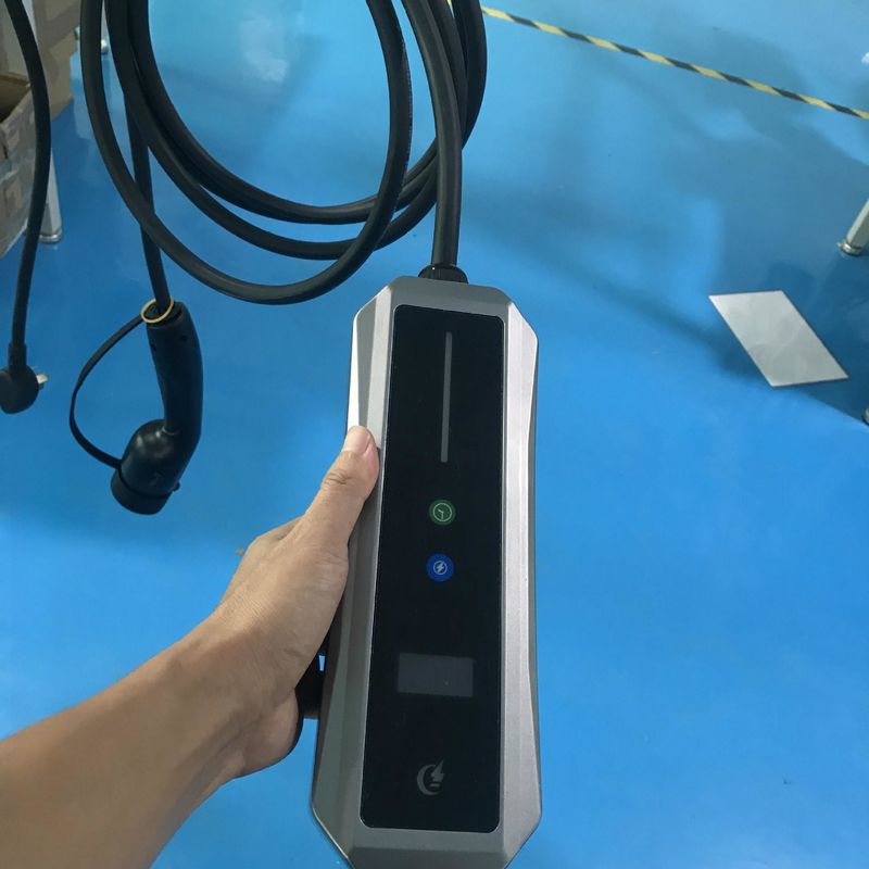 타입 2 맞춤형 색상 22kw 휴대용 AC EV 충전기 OLED 화면